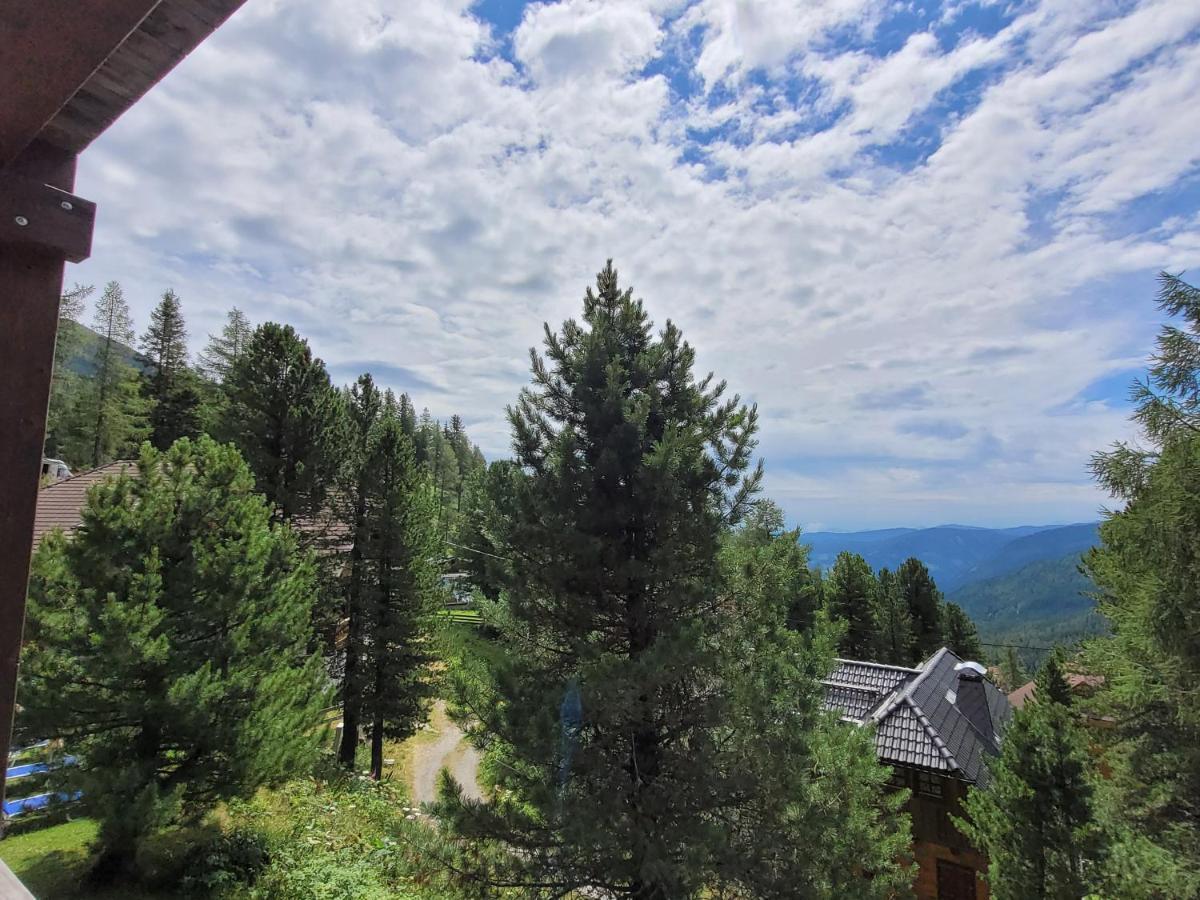 Bergheim Schmidt: Alpine Forest Huts on the Slopes Turracher Hoehe Exterior photo