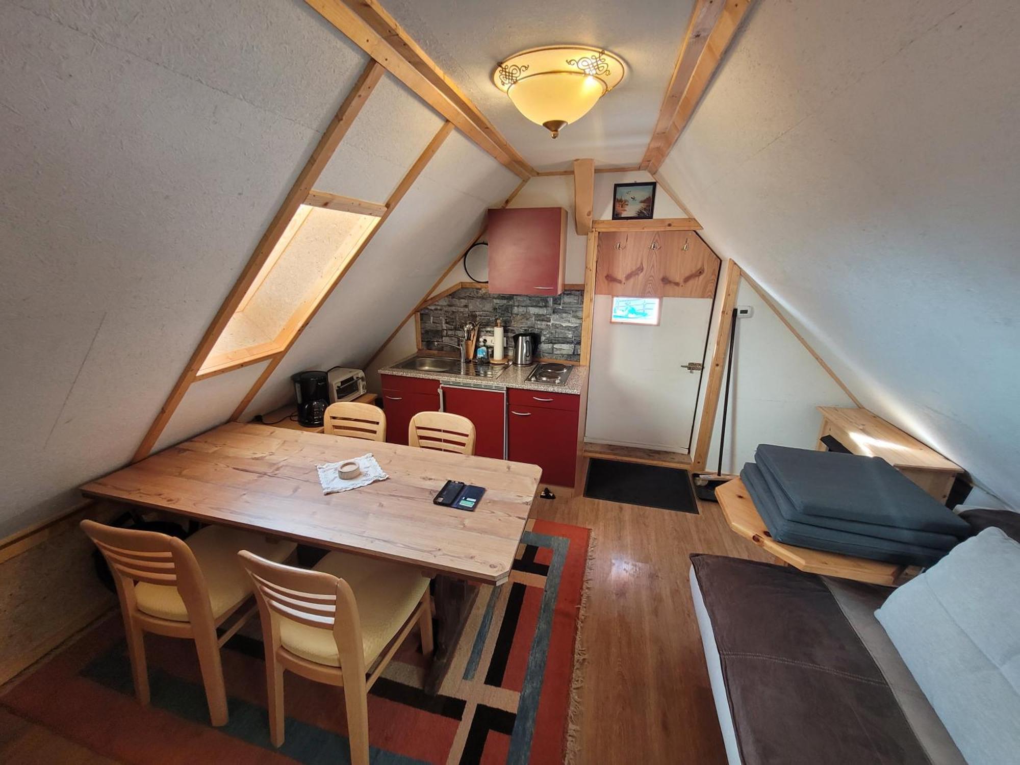Bergheim Schmidt: Alpine Forest Huts on the Slopes Turracher Hoehe Room photo