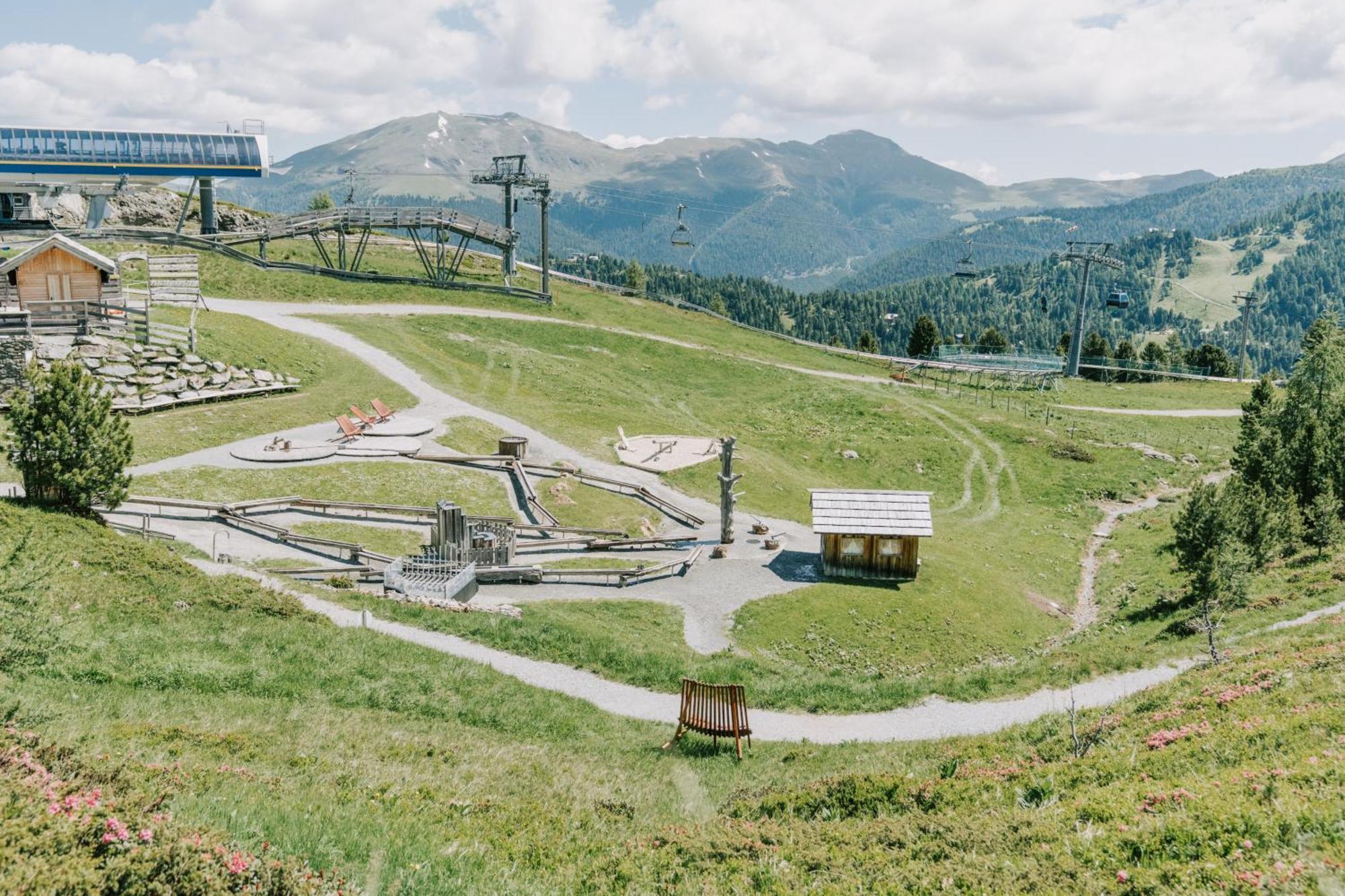 Bergheim Schmidt: Alpine Forest Huts on the Slopes Turracher Hoehe Exterior photo