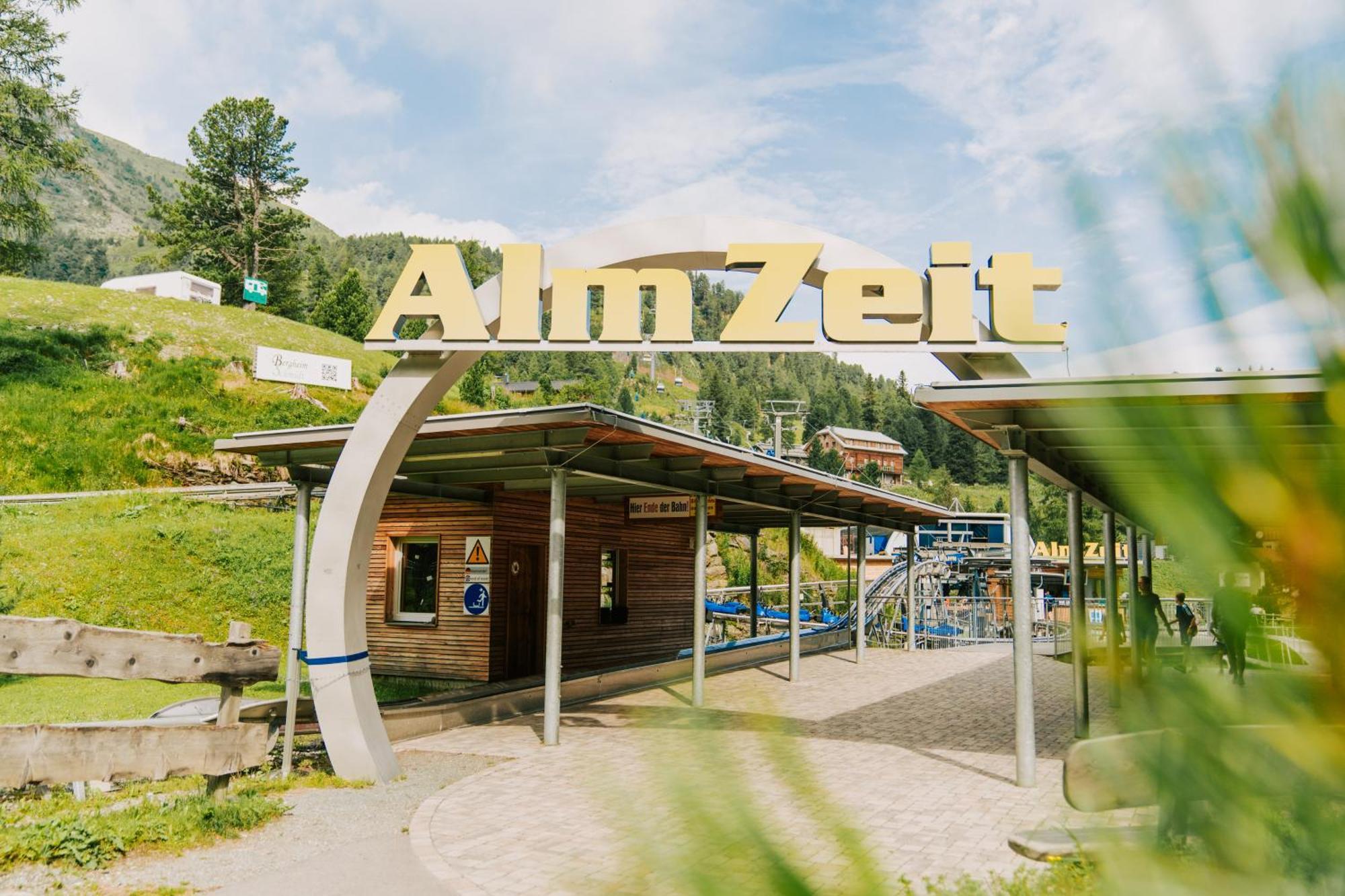 Bergheim Schmidt: Alpine Forest Huts on the Slopes Turracher Hoehe Exterior photo