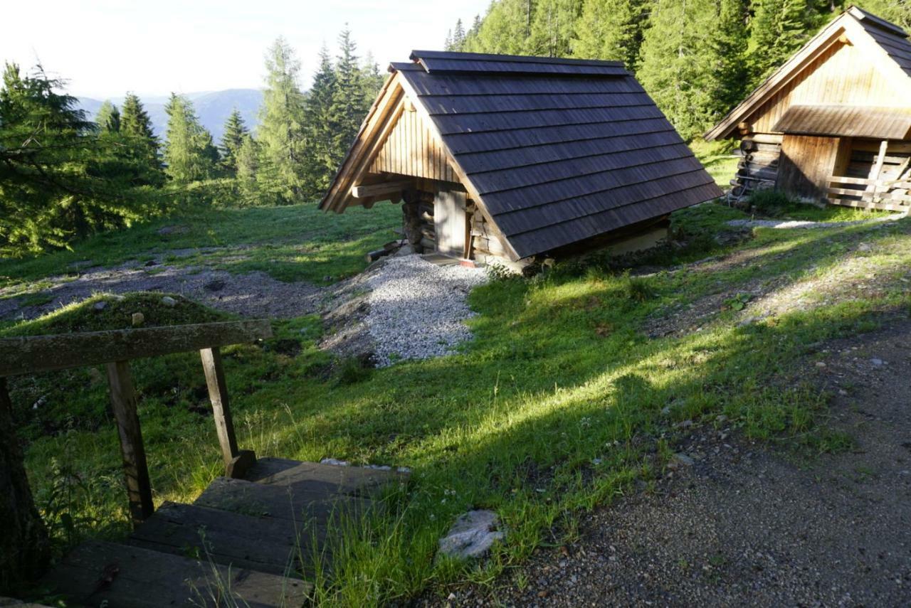 Bergheim Schmidt: Alpine Forest Huts on the Slopes Turracher Hoehe Exterior photo