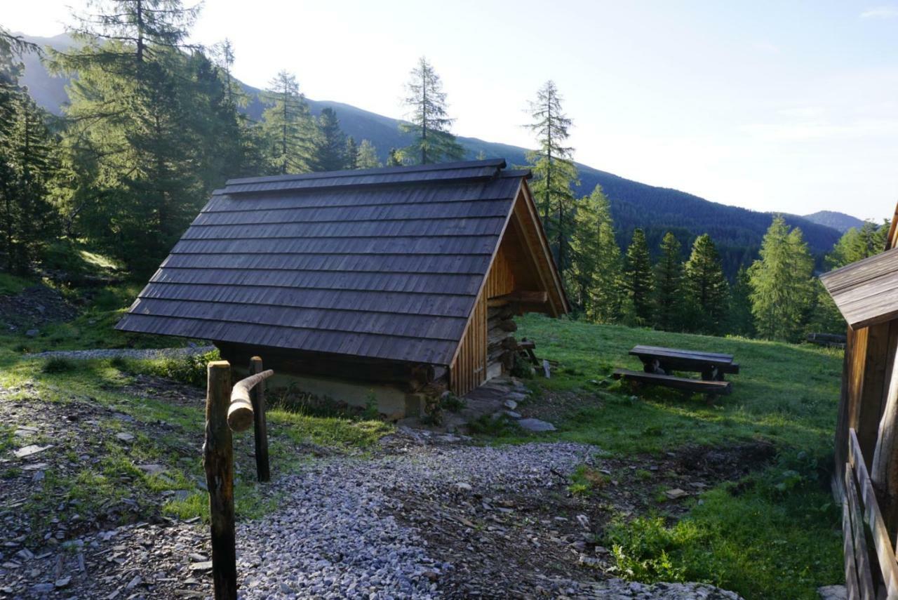 Bergheim Schmidt: Alpine Forest Huts on the Slopes Turracher Hoehe Exterior photo